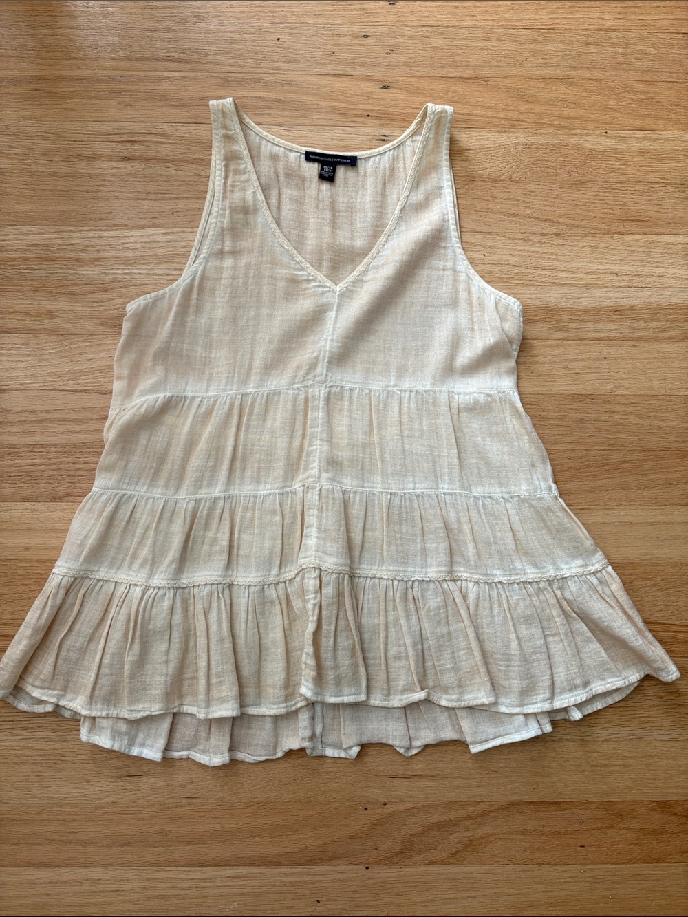 American Eagle Outfitters Cream Tiered V-Neck Sleeveless Tank